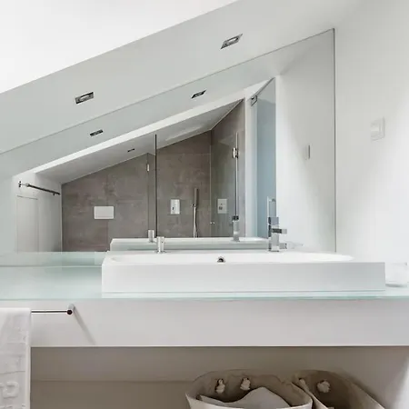 Апартаменты Duplex In Downtown